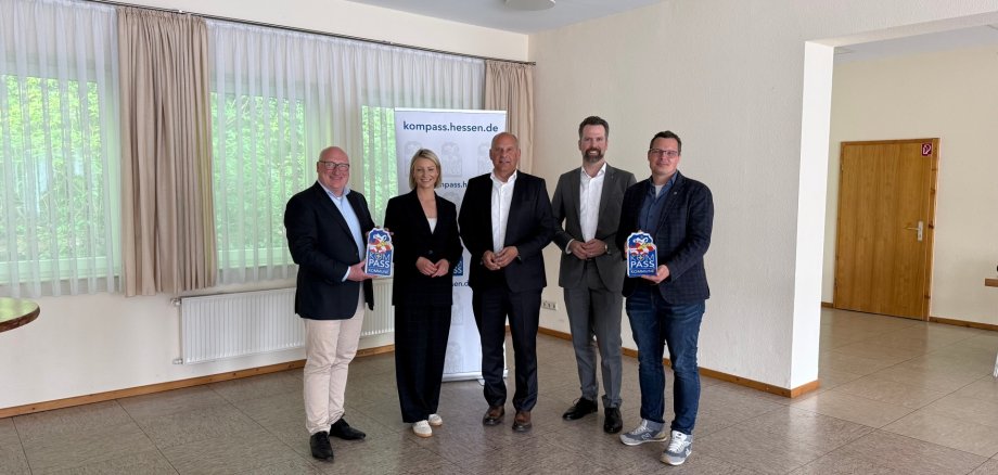 Überreichung der KOMPASS Plakette im DGH Schwarzenborn